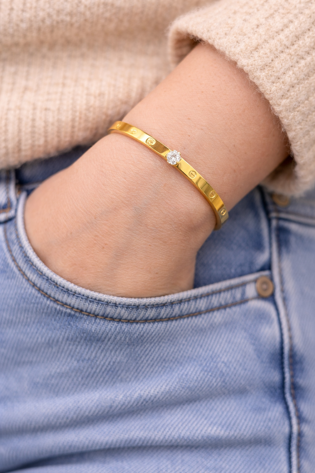 Luxe Solitaire Screw Bangle Bracelet