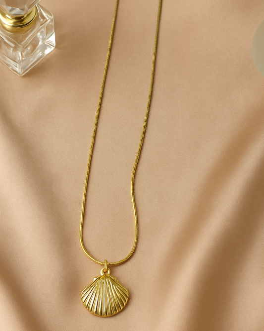 Beach-Inspired Dainty Seashell Necklace in Gold Tone