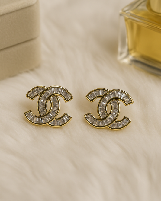 Elegant Interlocking Stud Earrings – Tarnish-Free Shine