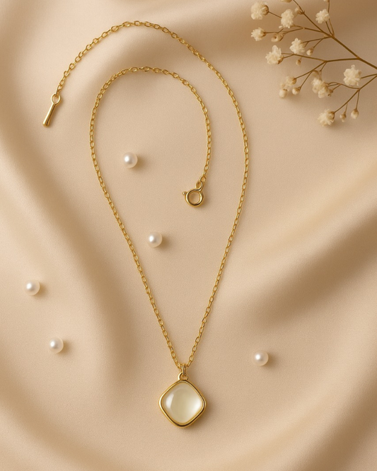 Daily Wear Necklace with Glossy Stone Pendant