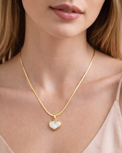 Elegant Heart Pendant Necklace with white Stone