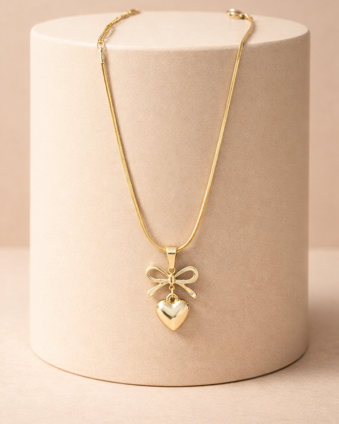 Gold Bow Heart Necklace – Anti Tarnish