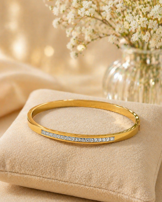 Elegant Gold Crystal Line Bracelet