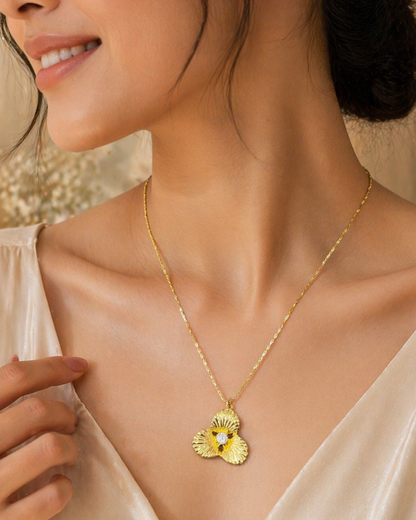 Elegant gold floral  necklace anti tarnish waterproof