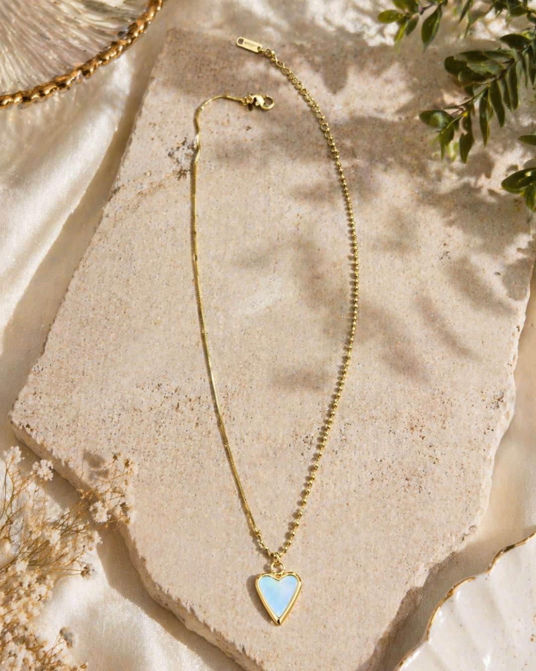 Elegant Heart Shape Pendant Necklace