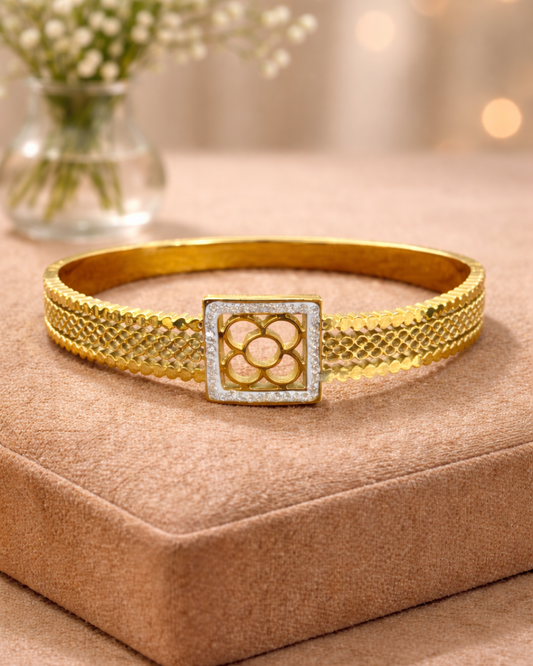 Gold Floral Square Anti-tarnish Bracelet for Women